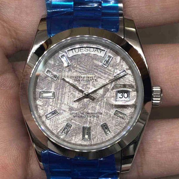 luxury mens mechanical watch automatic log of family optical white fiber stone table rz1682 geneva es for men swiss wristwatches, Slivery;golden
luxury mens mechanical watch automatic log of family optical white fiber stone table rz1682 geneva es for men swiss wristwatches, Slivery;golden