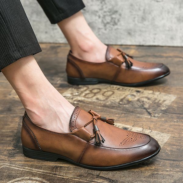 vintage old oxford shoes pointed toe punch carved fringe one stirrup men's fashion formal casual shoes various sizes, Black
vintage old oxford shoes pointed toe punch carved fringe one stirrup men's fashion formal casual shoes various sizes, Black
