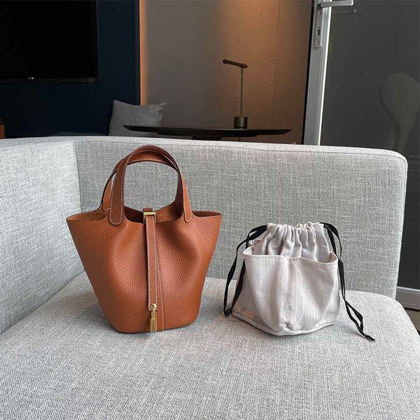 designer herme bag women's large fashion classic gold bu le leather vegetable basket baotou head layer cowhide et hand commuter pure wo
designer herme bag women's large fashion classic gold bu le leather vegetable basket baotou head layer cowhide et hand commuter pure wo