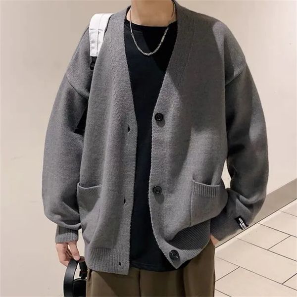 men's sweaters v neck knitted cardigans for men casual korean fashion single breasted mens loose knitwear spring autumn 221008, White;black
men's sweaters v neck knitted cardigans for men casual korean fashion single breasted mens loose knitwear spring autumn 221008, White;black
