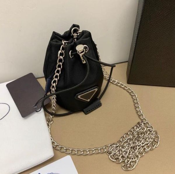 very cute girl mini wallets brand earphone bags womens luxury silver chain nylon canvas pouch fashion coin purses drawstring key storage bag, Red;black
very cute girl mini wallets brand earphone bags womens luxury silver chain nylon canvas pouch fashion coin purses drawstring key storage bag, Red;black