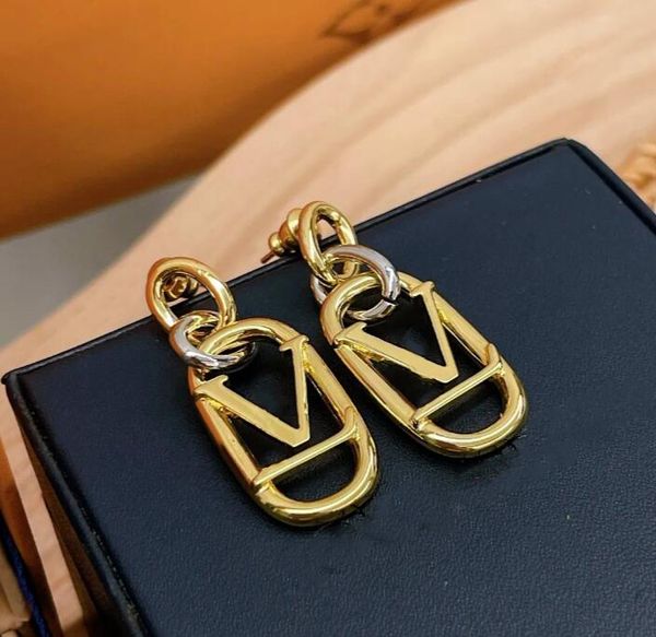 fashion jewelry designer studs earring letter women earrings golden stud lovers earrings womens luxury ear stud with box, Golden;silver
fashion jewelry designer studs earring letter women earrings golden stud lovers earrings womens luxury ear stud with box, Golden;silver