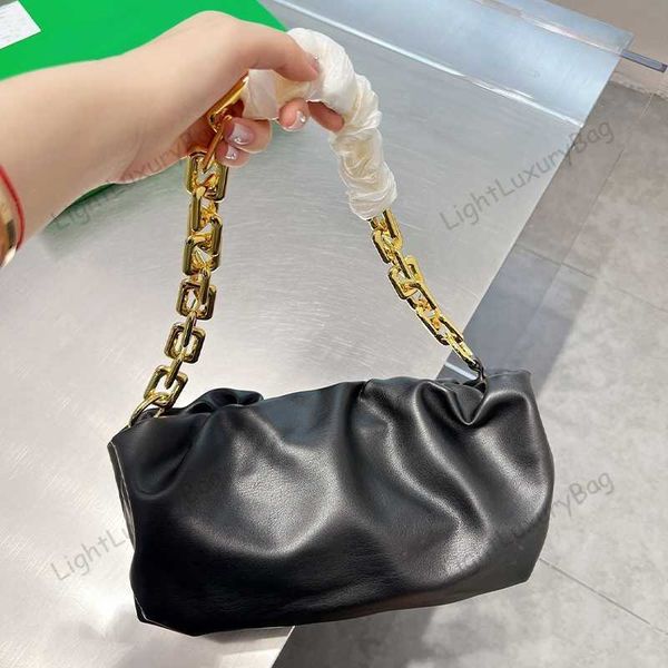designer soft real leather cloud shoulder bag chain handbag light luxury wild wallet for women classic famous brand shopping purses 220209
designer soft real leather cloud shoulder bag chain handbag light luxury wild wallet for women classic famous brand shopping purses 220209