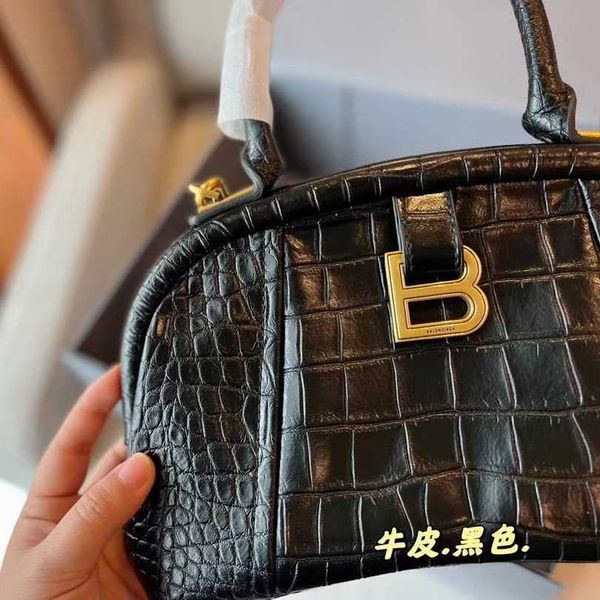 designer luxury womens bag balencigas handbag b-shaped paris single shoulder messenger fashion square gift shoulder oblique span versatile h
designer luxury womens bag balencigas handbag b-shaped paris single shoulder messenger fashion square gift shoulder oblique span versatile h