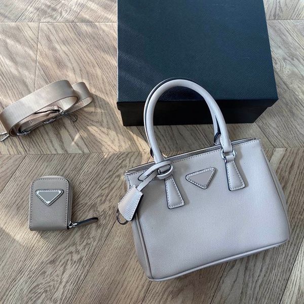 designer bags tote handbag triangle brand imitation luxury classic chain shoulder bag fashion brown splice leather wallet party fvxr
designer bags tote handbag triangle brand imitation luxury classic chain shoulder bag fashion brown splice leather wallet party fvxr