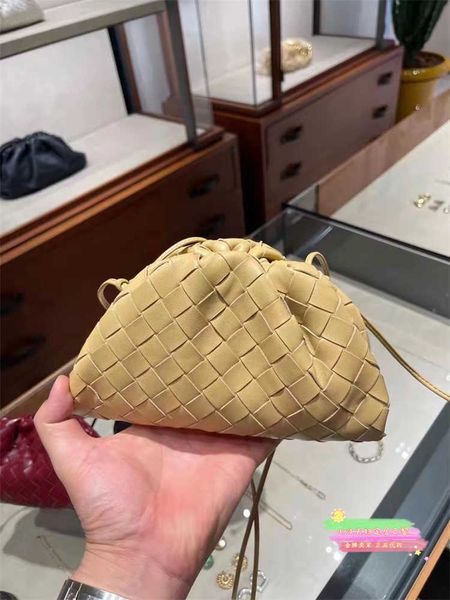 luxury designer bags bottegas leather venetas handbag woman's mini pouch woven cloud handbag sheep leather strap classic one shoulder
luxury designer bags bottegas leather venetas handbag woman's mini pouch woven cloud handbag sheep leather strap classic one shoulder