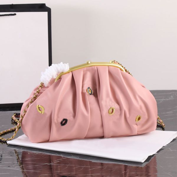 dinner cloud crossbody bags shoulder hand clip bag women handbags clutch wallet purse hardware letters genuine leather fashion letters chain
dinner cloud crossbody bags shoulder hand clip bag women handbags clutch wallet purse hardware letters genuine leather fashion letters chain
