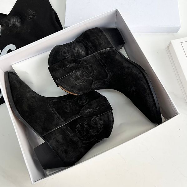 western style ankle biker cowgirl boots cowboy heel pull-on classic booties leather outsole snip toe boot women luxury designers shoes facto, Black
western style ankle biker cowgirl boots cowboy heel pull-on classic booties leather outsole snip toe boot women luxury designers shoes facto, Black