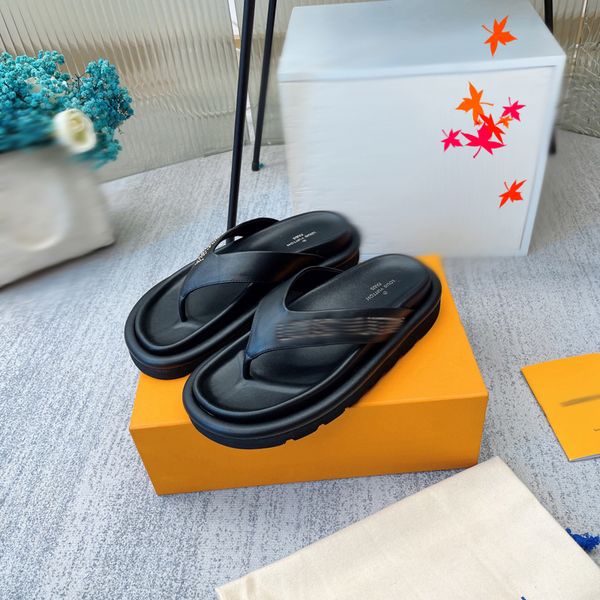 2023 designers italy women slippers lady flat flip flops summer outdoor beach leather slide sandals classical slipper -m015, Black
2023 designers italy women slippers lady flat flip flops summer outdoor beach leather slide sandals classical slipper -m015, Black