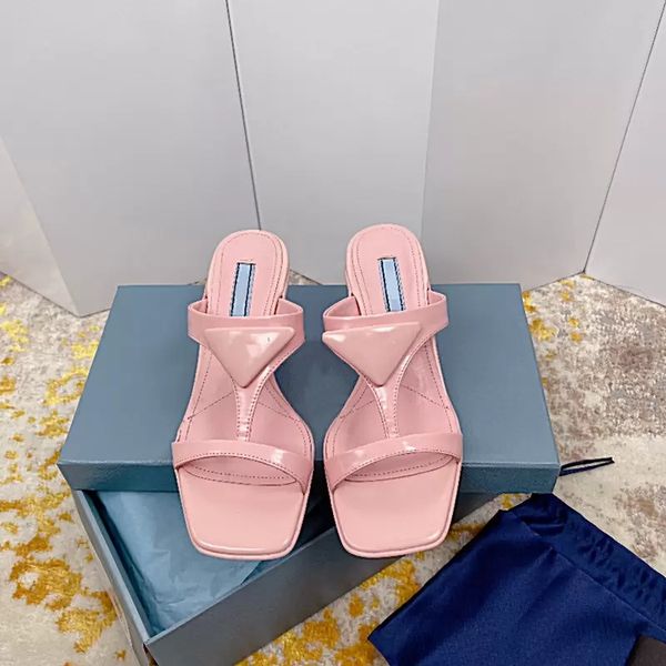 women 's sandals beach slippers designer fashion solid color triangle foreskin buckle spring summer style with box h brand 028588, Black
women 's sandals beach slippers designer fashion solid color triangle foreskin buckle spring summer style with box h brand 028588, Black
