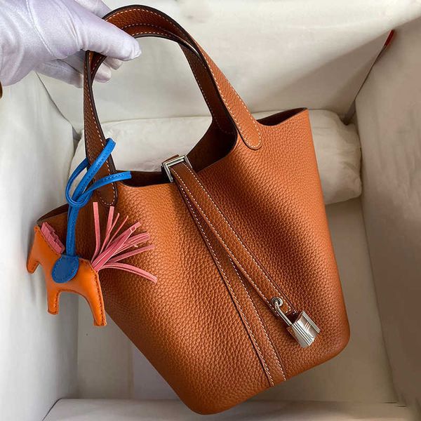 designer herme bag women's large fashion classic high order manual wax line tc cow leather h family food basket leisure high-end hand b
designer herme bag women's large fashion classic high order manual wax line tc cow leather h family food basket leisure high-end hand b