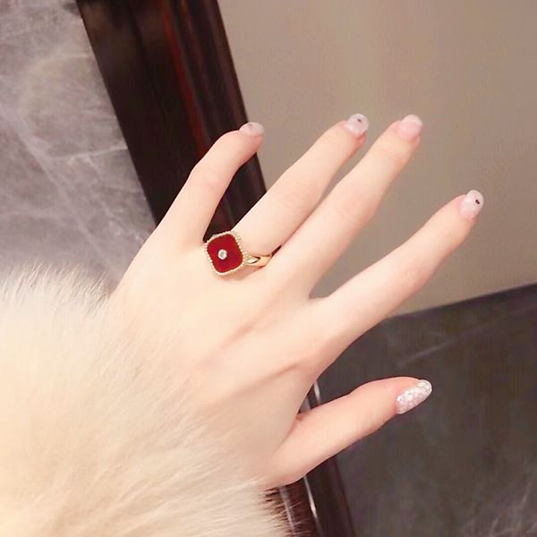 designer women's ring classic fashion shell ring 18k gold 4 leaf grass girl valentine's day love gift 316l stainless steel jewelry, Slivery;golden
designer women's ring classic fashion shell ring 18k gold 4 leaf grass girl valentine's day love gift 316l stainless steel jewelry, Slivery;golden