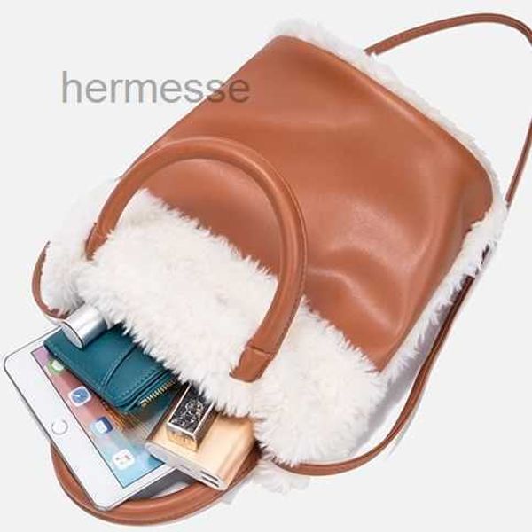 evening bags ugg designer autumn winter 2022 womens fashion bucket bag plush handheld one shoulder crossbody handbag lamb plush handbgas
evening bags ugg designer autumn winter 2022 womens fashion bucket bag plush handheld one shoulder crossbody handbag lamb plush handbgas