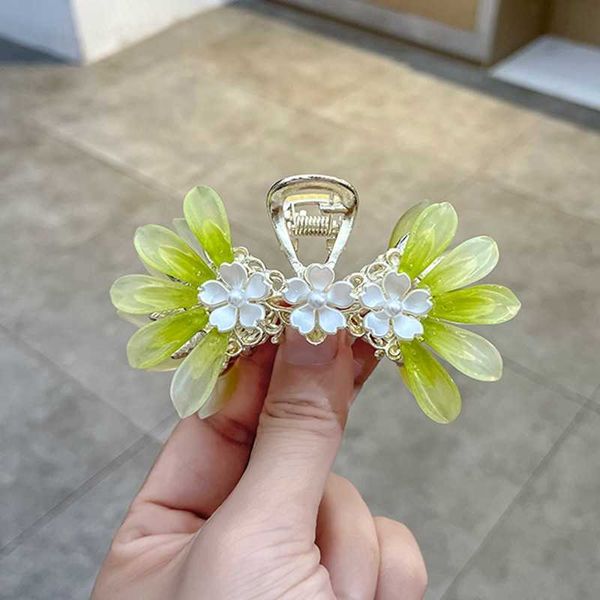 hair clips chinese hanfu lily valley flower medium size clip in summer popular pearl hairpin high sense shark clip back head, Golden;silver
hair clips chinese hanfu lily valley flower medium size clip in summer popular pearl hairpin high sense shark clip back head, Golden;silver