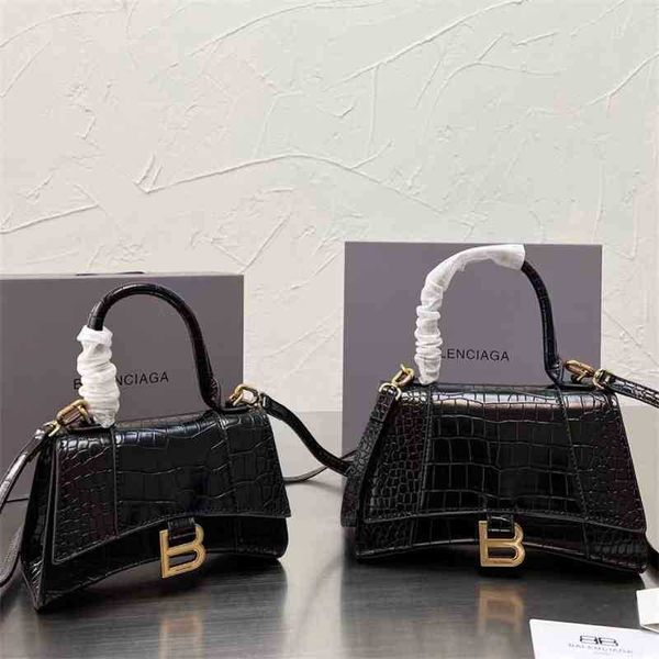2022 balenciga bag designer classic handbags b-shaped net red leather hourglass bag crocodile pattern paris portable one shoulder messenger
2022 balenciga bag designer classic handbags b-shaped net red leather hourglass bag crocodile pattern paris portable one shoulder messenger