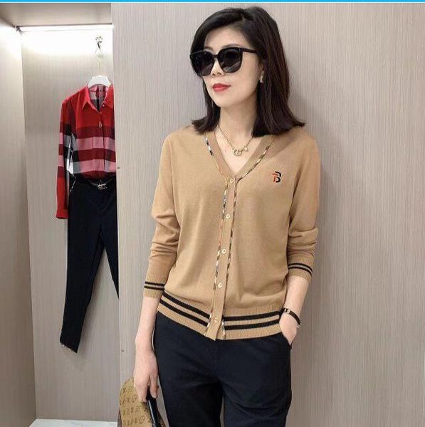 new women's sweaters slim fit england style stripe knitted cardiagn casual v-neck with buttons sleeve bknit sweater hommes coat female, White;black
new women's sweaters slim fit england style stripe knitted cardiagn casual v-neck with buttons sleeve bknit sweater hommes coat female, White;black