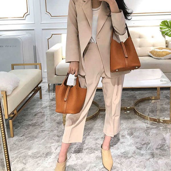 designer herme bag women's large fashion classic leather vegetable basket portable 2022 spring and summer fashion versatile
designer herme bag women's large fashion classic leather vegetable basket portable 2022 spring and summer fashion versatile