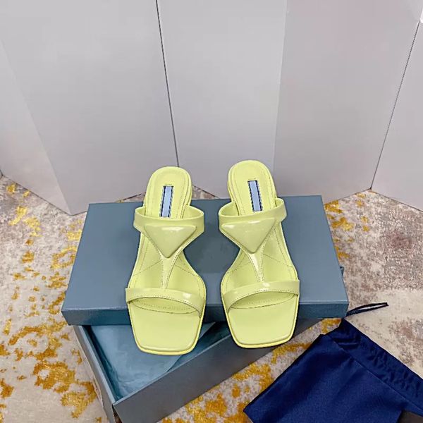 women 's sandals beach slippers designer fashion solid color triangle foreskin buckle spring summer style with box h brand, Black
women 's sandals beach slippers designer fashion solid color triangle foreskin buckle spring summer style with box h brand, Black