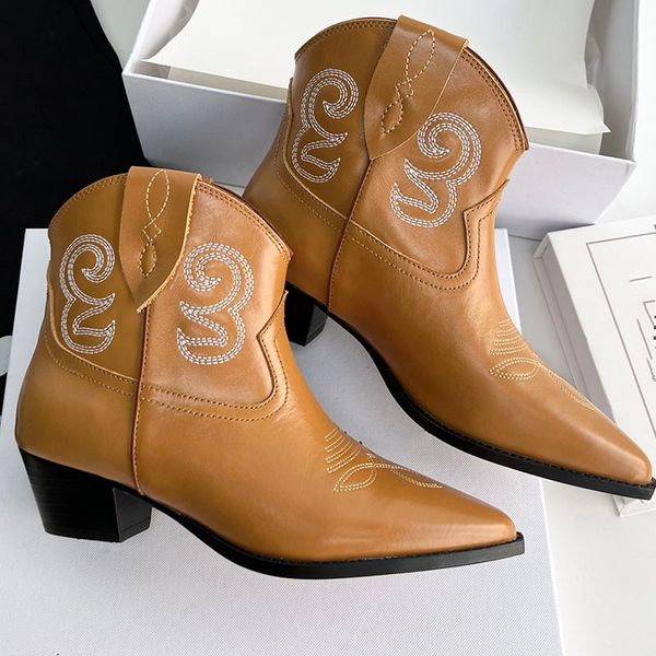 western style dewina black ankle biker cowgirl boots cowboy heel pull-on classic booties leather outsole snip toe boot women luxury designer
western style dewina black ankle biker cowgirl boots cowboy heel pull-on classic booties leather outsole snip toe boot women luxury designer