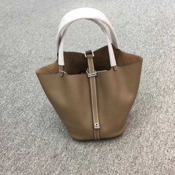 designer herme bag women's large fashion classic 2022 spring vegetable basket women's's fashion hand bu et large capacity lay
designer herme bag women's large fashion classic 2022 spring vegetable basket women's's fashion hand bu et large capacity lay