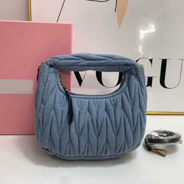 shoulder bag designer handbag women crossbody bags stripes tote luxury wrinkled leather handbags pink messenger letter printing 220926
shoulder bag designer handbag women crossbody bags stripes tote luxury wrinkled leather handbags pink messenger letter printing 220926