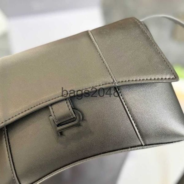 evening bags balencaigass designer new hourglass bag fashion brand luxury handbags super foreign style l-38 size 25.6.15
evening bags balencaigass designer new hourglass bag fashion brand luxury handbags super foreign style l-38 size 25.6.15
