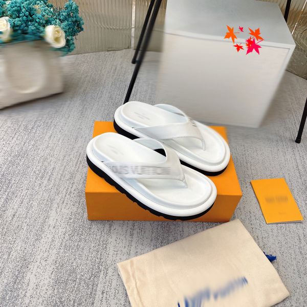 2023 designers italy women slippers lady flat flip flops summer outdoor beach leather slide sandals classical slipper -m014, Black
2023 designers italy women slippers lady flat flip flops summer outdoor beach leather slide sandals classical slipper -m014, Black