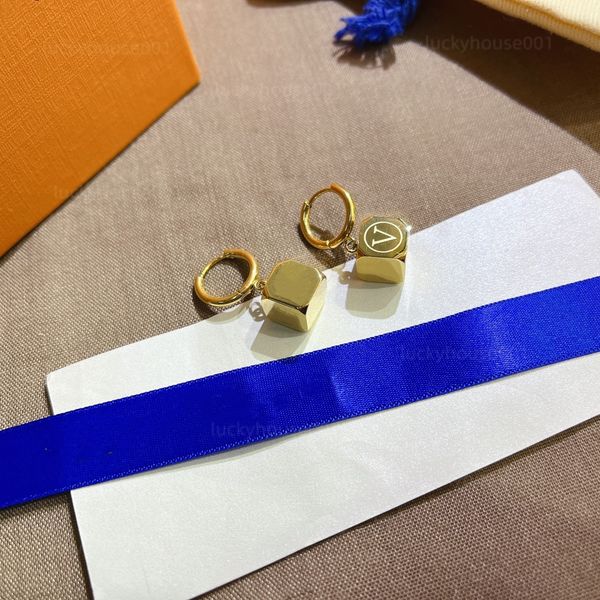 new charm fashion pendant earrings female luxury stainless steel lover earrings golds letter jewelrys women 18k gold plated wedding jewelry, Golden
new charm fashion pendant earrings female luxury stainless steel lover earrings golds letter jewelrys women 18k gold plated wedding jewelry, Golden