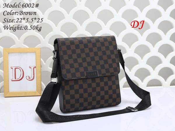 luxury mens shoulder bag women fashion designer crossbody bags leather canvas classic check letters satchels study sports motorcycle bags
luxury mens shoulder bag women fashion designer crossbody bags leather canvas classic check letters satchels study sports motorcycle bags