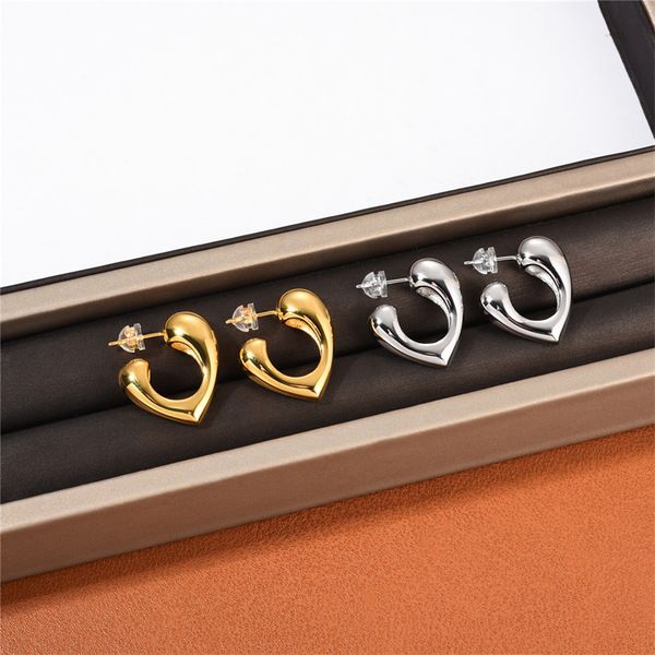 ins french metal stud hollowed out heart opening earrings simple personality girl creative high-end fashion all-match jewelry, Golden;silver
ins french metal stud hollowed out heart opening earrings simple personality girl creative high-end fashion all-match jewelry, Golden;silver