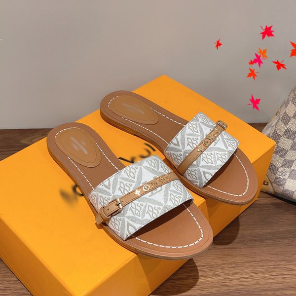 2023 designers italy women slippers lady flat flip flops summer outdoor beach leather slide sandals classical slipper -m026, Black
2023 designers italy women slippers lady flat flip flops summer outdoor beach leather slide sandals classical slipper -m026, Black
