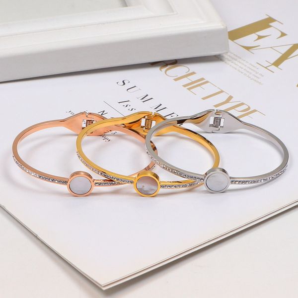 luxury bangles designer jewelry bracelet brand shell earrings for womens fashion brands necklaces and bracelets valentine day birthday gift, Black
luxury bangles designer jewelry bracelet brand shell earrings for womens fashion brands necklaces and bracelets valentine day birthday gift, Black