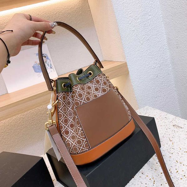 designer luxury women the tote bag fashion versatile handbags shoulder crossbody bags purse tories totes large capacity saddle wallets 7a g2
designer luxury women the tote bag fashion versatile handbags shoulder crossbody bags purse tories totes large capacity saddle wallets 7a g2