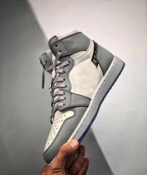 2022 dress shoes sneakers wolf grey sail pn dust white with original box authentic 1 high og low men women 1s and bag, Black
2022 dress shoes sneakers wolf grey sail pn dust white with original box authentic 1 high og low men women 1s and bag, Black