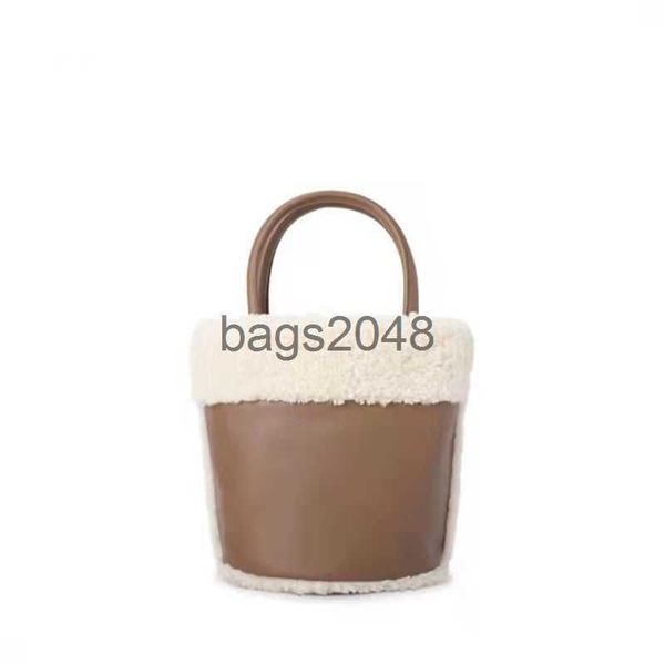evening bags ugg designer autumn winter new womens bag lamb vegetable basket bucket handbag one shoulder plush crossbody wool handbags
evening bags ugg designer autumn winter new womens bag lamb vegetable basket bucket handbag one shoulder plush crossbody wool handbags