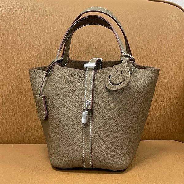 designer herme bag women's large fashion classic togo cowhide bu et female 2022 new autumn and winter fashion vegetable basket smiling
designer herme bag women's large fashion classic togo cowhide bu et female 2022 new autumn and winter fashion vegetable basket smiling