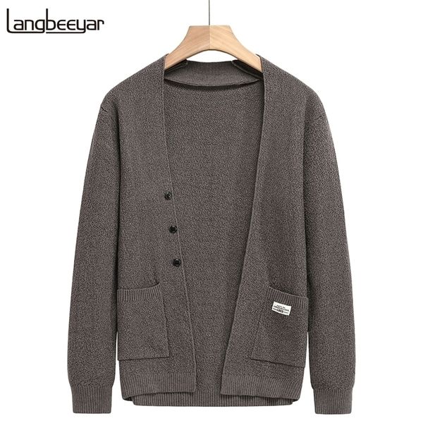 mens sweaters high end designer autum winter brand fashion knit mens button cardigan sweaters cute casual men coats jacket clothing 221008, White;black
mens sweaters high end designer autum winter brand fashion knit mens button cardigan sweaters cute casual men coats jacket clothing 221008, White;black