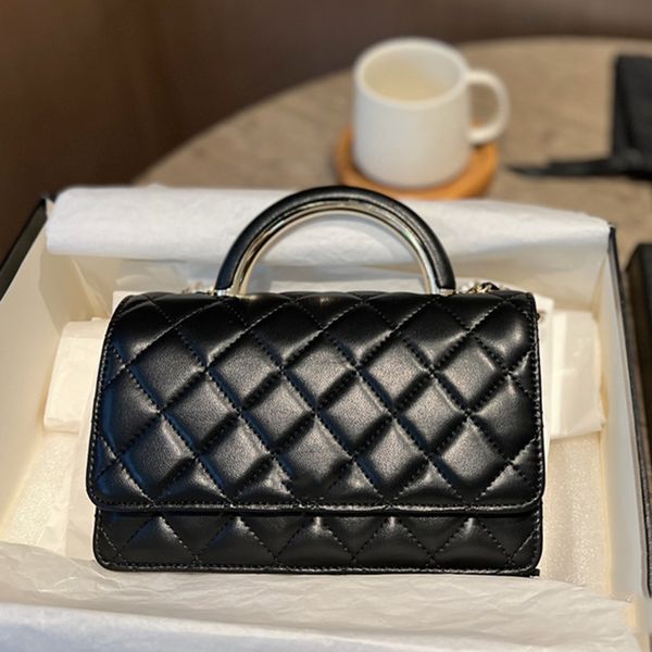 classic woc mini flap shoulder bags handbags quilted matelasse metal handle crossbody totes trendy genuine leather chain cosmetic case luxur
classic woc mini flap shoulder bags handbags quilted matelasse metal handle crossbody totes trendy genuine leather chain cosmetic case luxur
