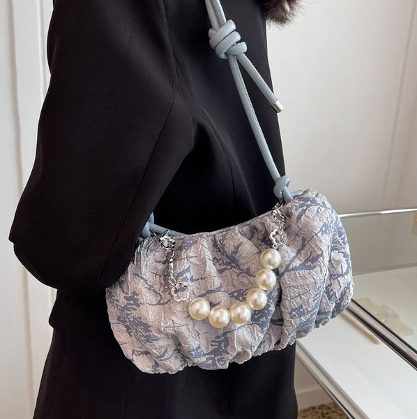 flower pearl chain decorative bag niche design women's new fashion cross body handbag pleated single shoulder underarm bag
flower pearl chain decorative bag niche design women's new fashion cross body handbag pleated single shoulder underarm bag