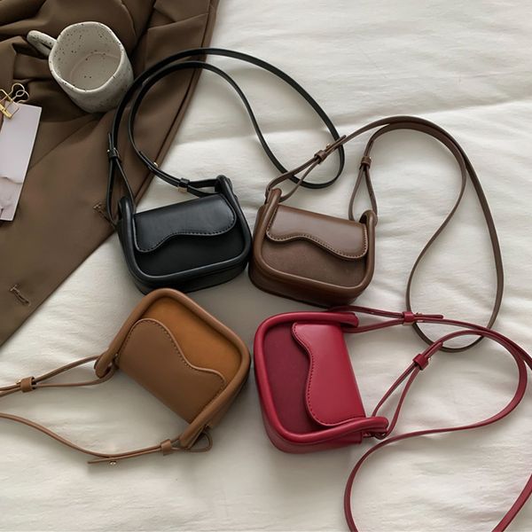 luxury children purse girls pu leather messenger saddle bags lady sytle kids one shoulder lipstick bag wallet q9050, White
luxury children purse girls pu leather messenger saddle bags lady sytle kids one shoulder lipstick bag wallet q9050, White