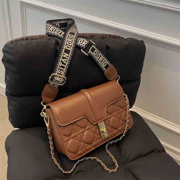 10% off 2023 designer bag autumn embroidered thread single diagonal cross hand carrying small square
10% off 2023 designer bag autumn embroidered thread single diagonal cross hand carrying small square