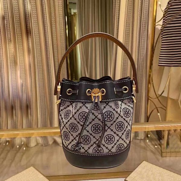 designers bags women shoulder bag torysbirch handbag messenger totes fashion luxury tb women's bag 2022 new fashion canvas bucket
designers bags women shoulder bag torysbirch handbag messenger totes fashion luxury tb women's bag 2022 new fashion canvas bucket