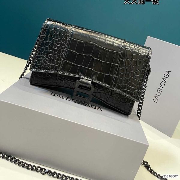 designer luxury womens bag balencigas handbag b-shaped paris single shoulder messenger fashion square gift shoulder oblique span versatile h
designer luxury womens bag balencigas handbag b-shaped paris single shoulder messenger fashion square gift shoulder oblique span versatile h