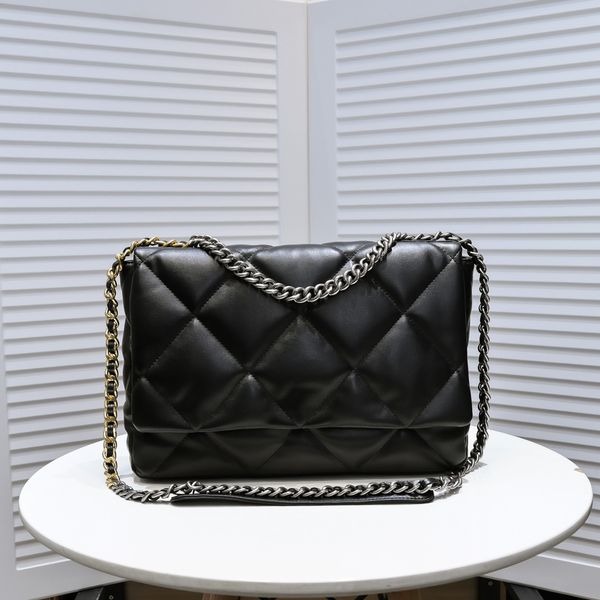 7a luxurys handbags designer bag genuine leather diamond lattice gold and silver metal chain
7a luxurys handbags designer bag genuine leather diamond lattice gold and silver metal chain