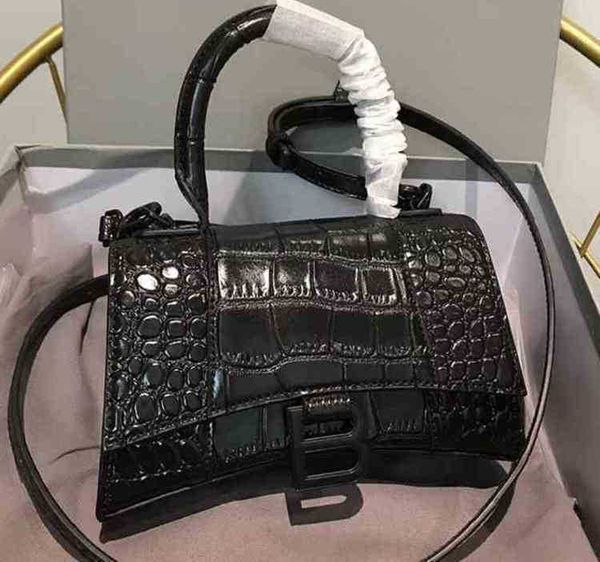 designer bag balenciga italy family 2022 b hourglass cowhide crocodile pattern fashion trend versatile one shoulder messenger
designer bag balenciga italy family 2022 b hourglass cowhide crocodile pattern fashion trend versatile one shoulder messenger