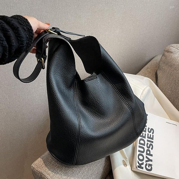 evening bags soft shoulder side for women fashion vintage trend designers small pu leather handbags simple hobo bag
evening bags soft shoulder side for women fashion vintage trend designers small pu leather handbags simple hobo bag