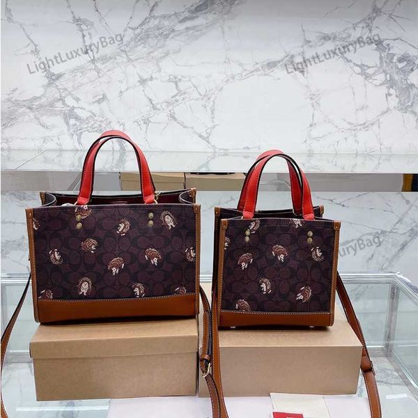tote cartoon designer leather shoulder bag quality crossbody for women classic famous brand shopping purses 220316
tote cartoon designer leather shoulder bag quality crossbody for women classic famous brand shopping purses 220316