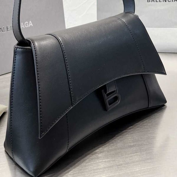 designer luxury womens bag balencigas handbag b-shaped paris single shoulder messenger fashion square gift shoulder oblique span versatile h
designer luxury womens bag balencigas handbag b-shaped paris single shoulder messenger fashion square gift shoulder oblique span versatile h