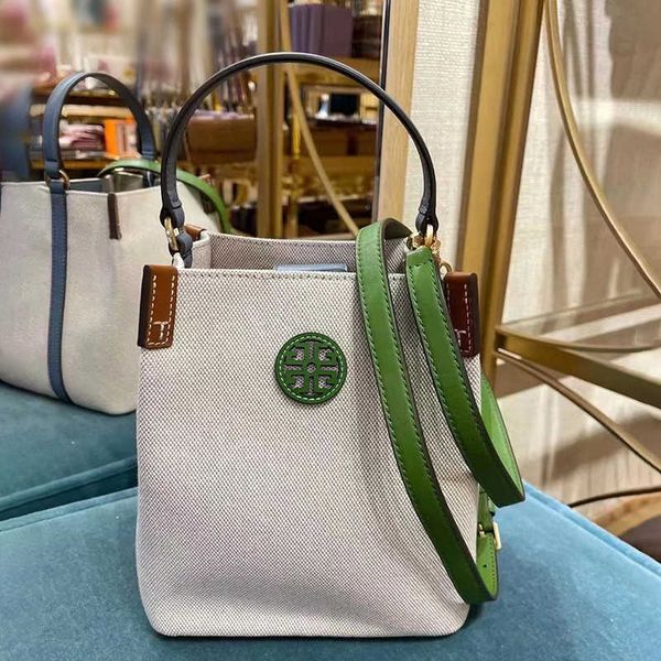 designers bags women shoulder bag torysbirch handbag messenger totes fashion luxury tb women's bag 2022 new fashion canvas bucket cross
designers bags women shoulder bag torysbirch handbag messenger totes fashion luxury tb women's bag 2022 new fashion canvas bucket cross