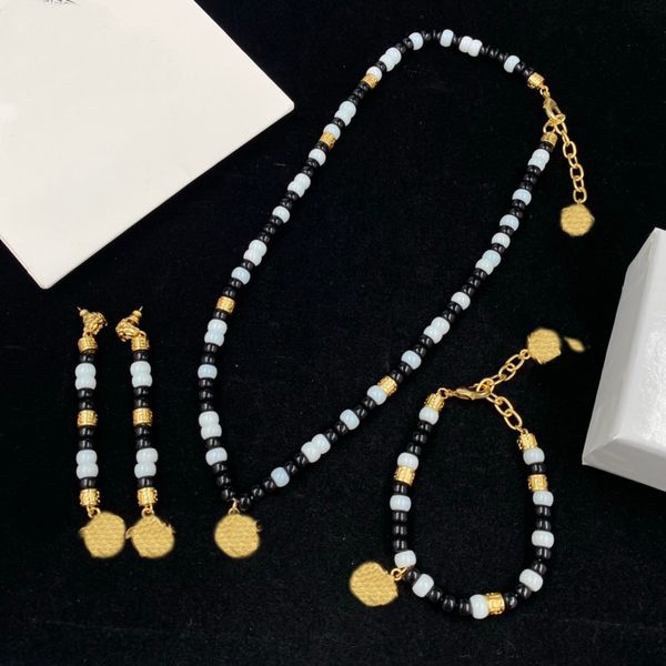 fashion designed black white bead necklaces bracelet earring cool hiphop rock banshee medusa head portrait 18k gold plated designer jewelry
fashion designed black white bead necklaces bracelet earring cool hiphop rock banshee medusa head portrait 18k gold plated designer jewelry